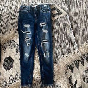 KanCan estilo patched distressed with frayed bottoms -LIKE NEW!